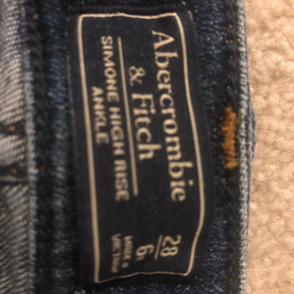 Simone High Rise Ankle Jeans - Ripped Medium Wash
